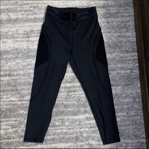 Fabletics crop leggings